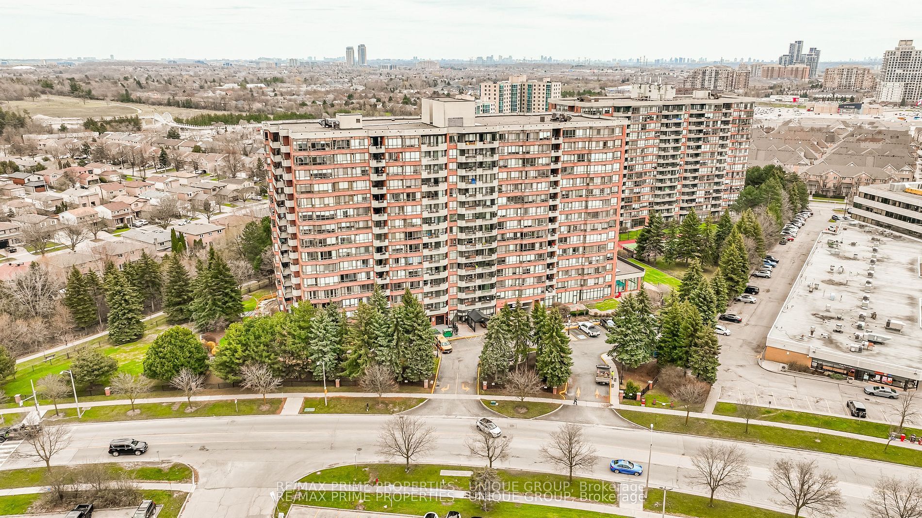 209-33 Weldrick Road E, Richmond Hill, ON, L4C 8W4