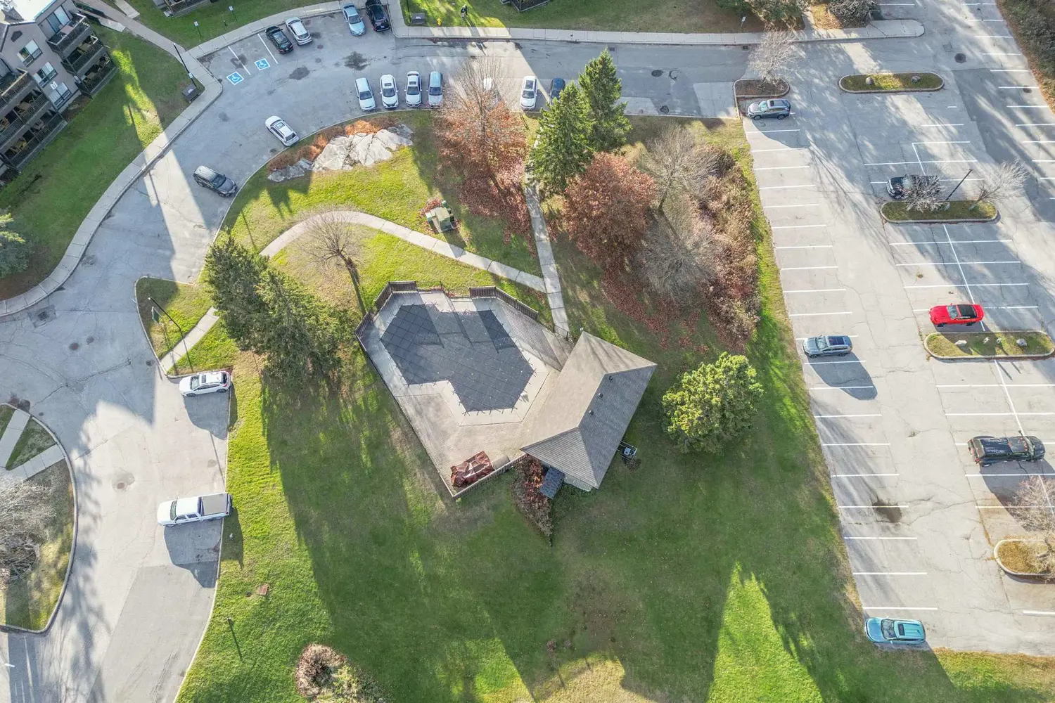 Additional image 17 of 1235 Deerhurst Drive 53-201