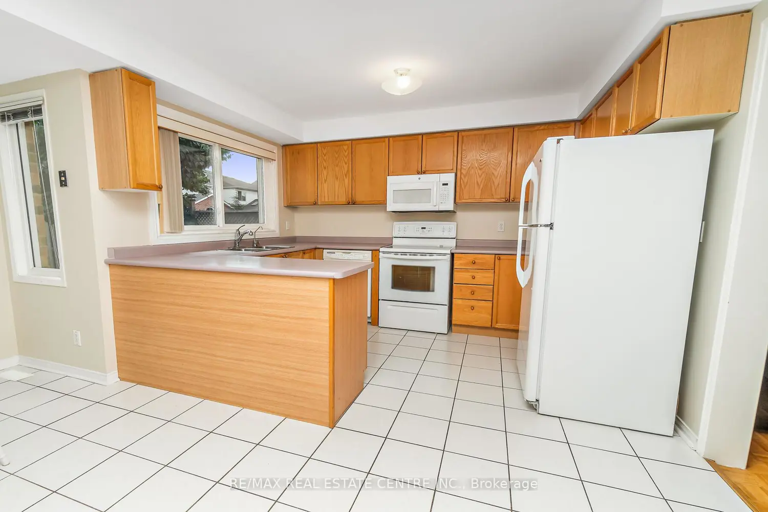 Additional image 3 of 7 Curry Crescent
