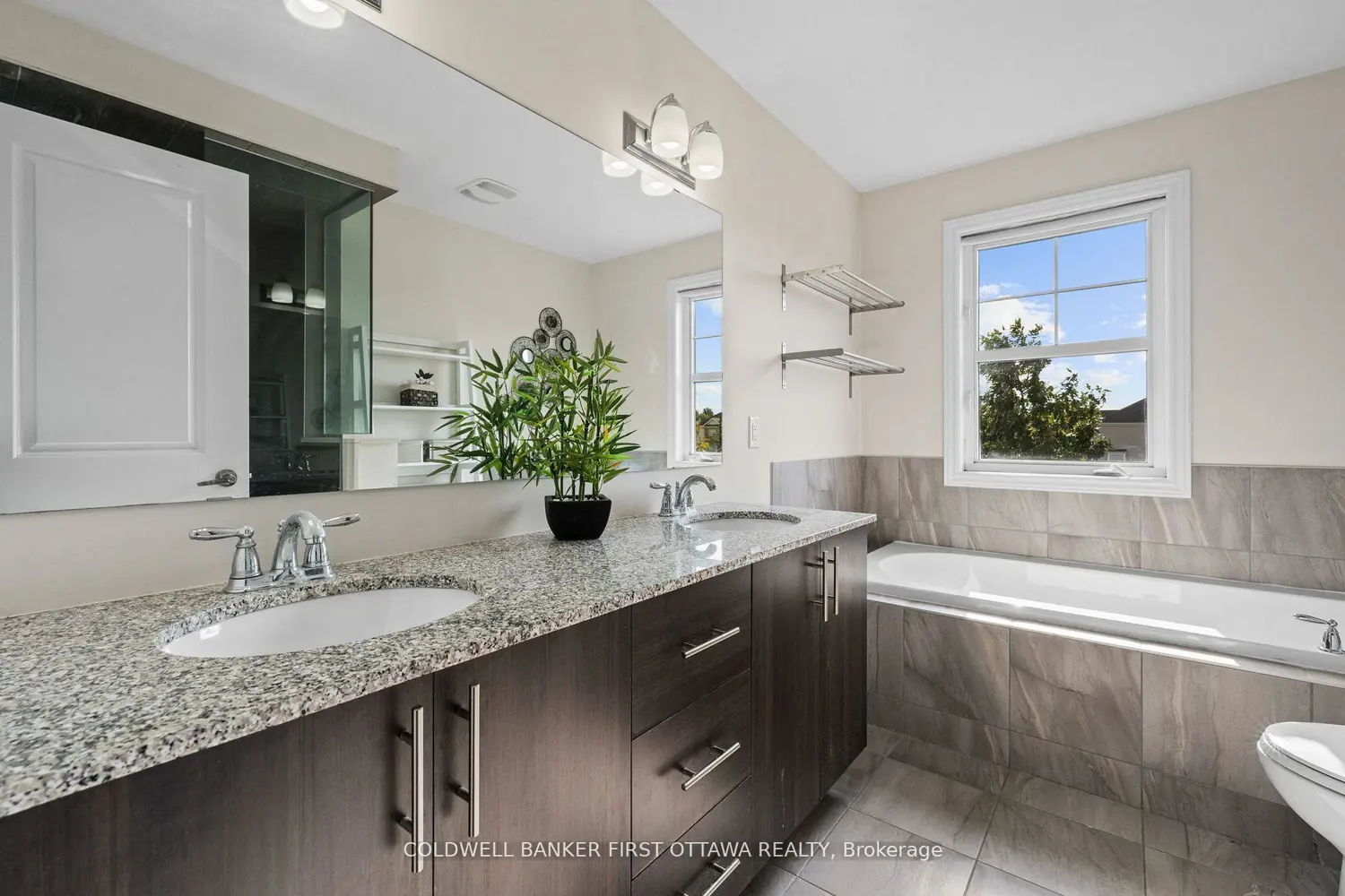 Additional image 9 of 619 Dundonald Drive