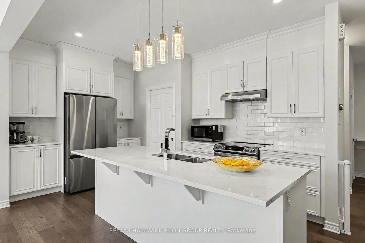 396 Ventoux Avenue photo 2