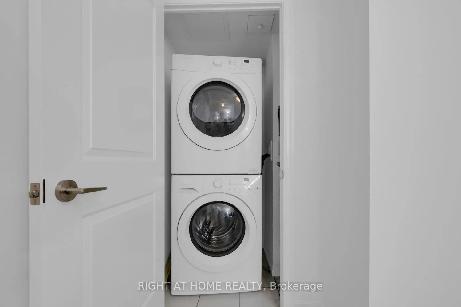 Additional image 8 of 2015 Sheppard Avenue 3801