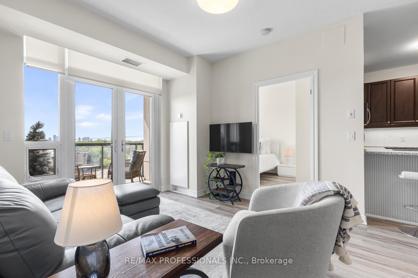 Additional image 5 of 801-1135 Royal York Road, Toronto, ON, M9A 0C3