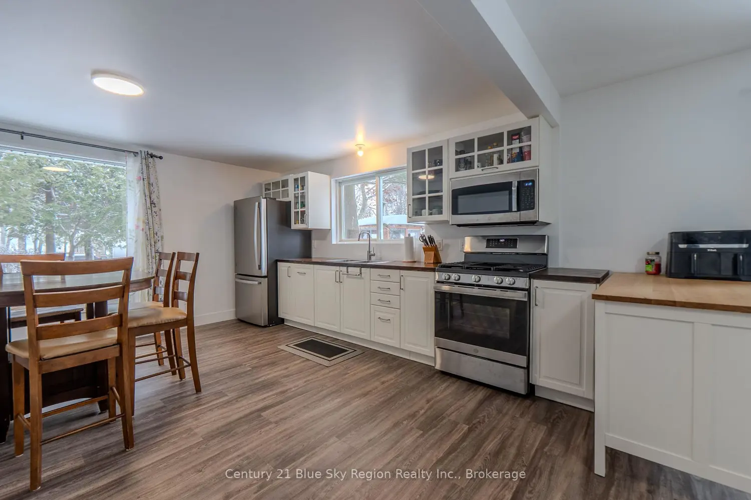 Additional image 7 of 12 Mowat Crescent