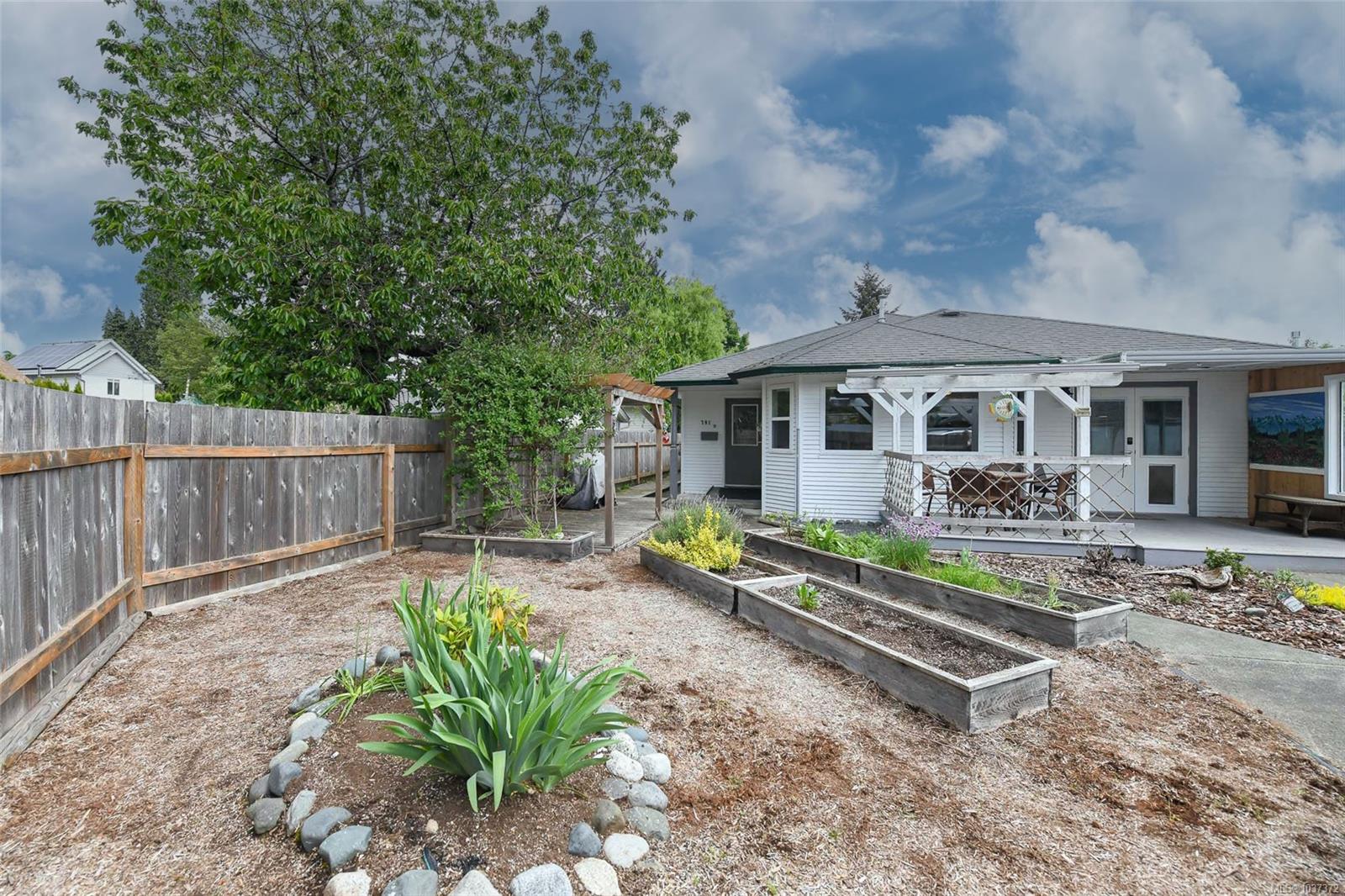 B-781 Stewart Avenue, Courtenay, BC, V9N 3H3