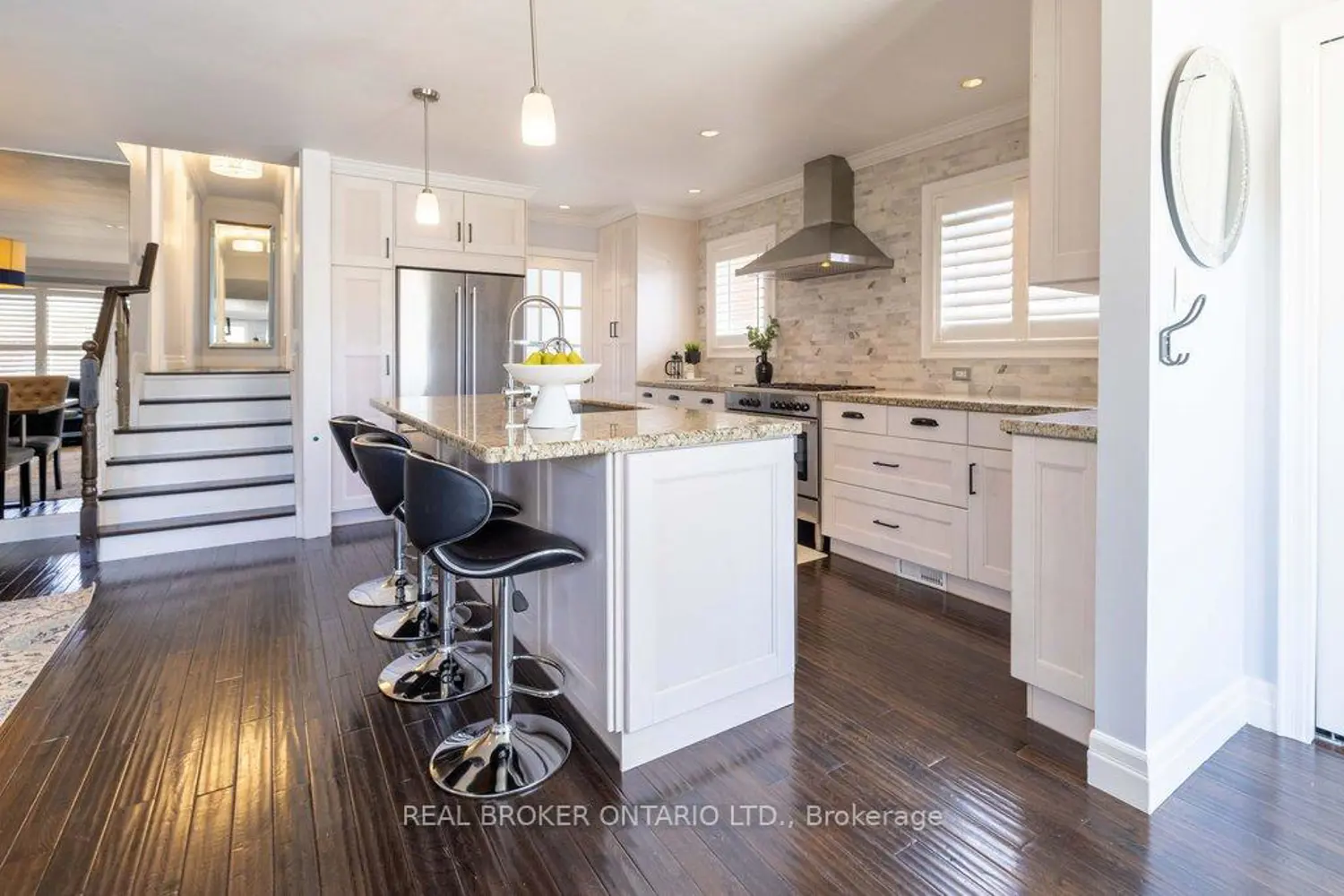 272 Oriole Court photo 4