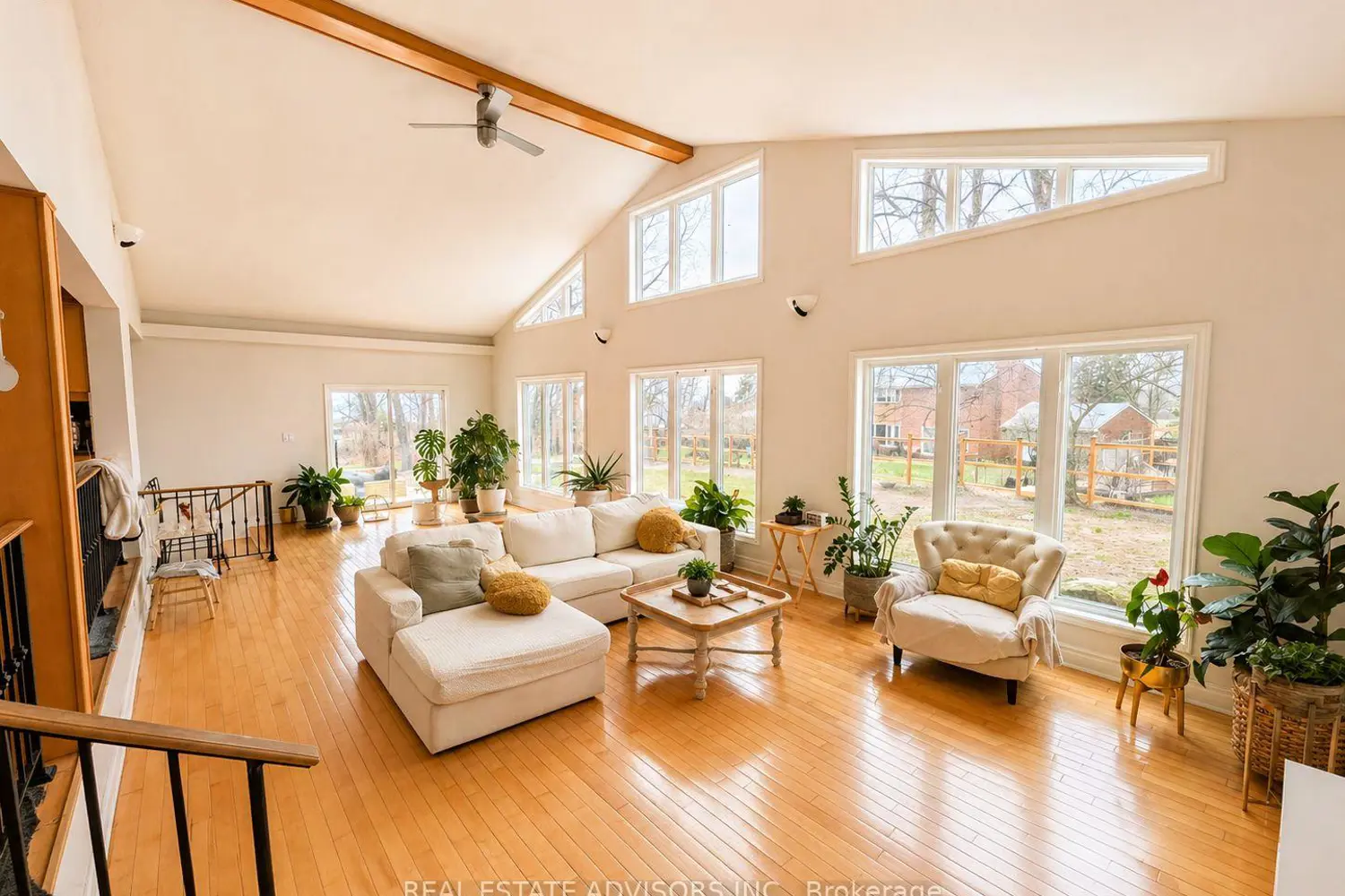 Additional image 3 of 1 Lakehill Crescent