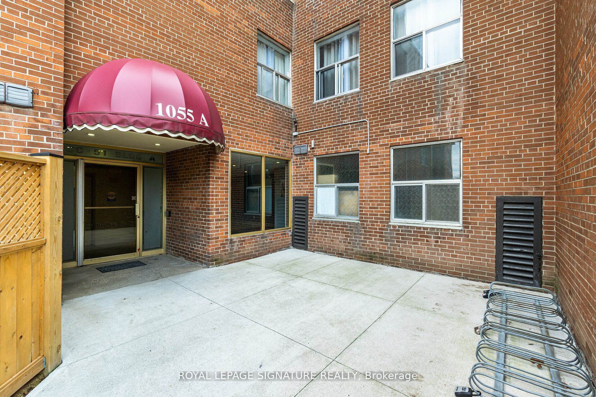 1055A Forestwood (upper) Drive, Mississauga, ON, L5C 2T8