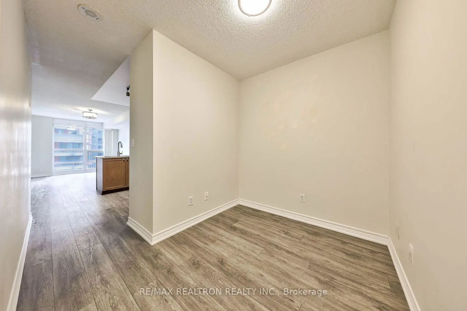 Additional image 12 of 761 Bay Street 610