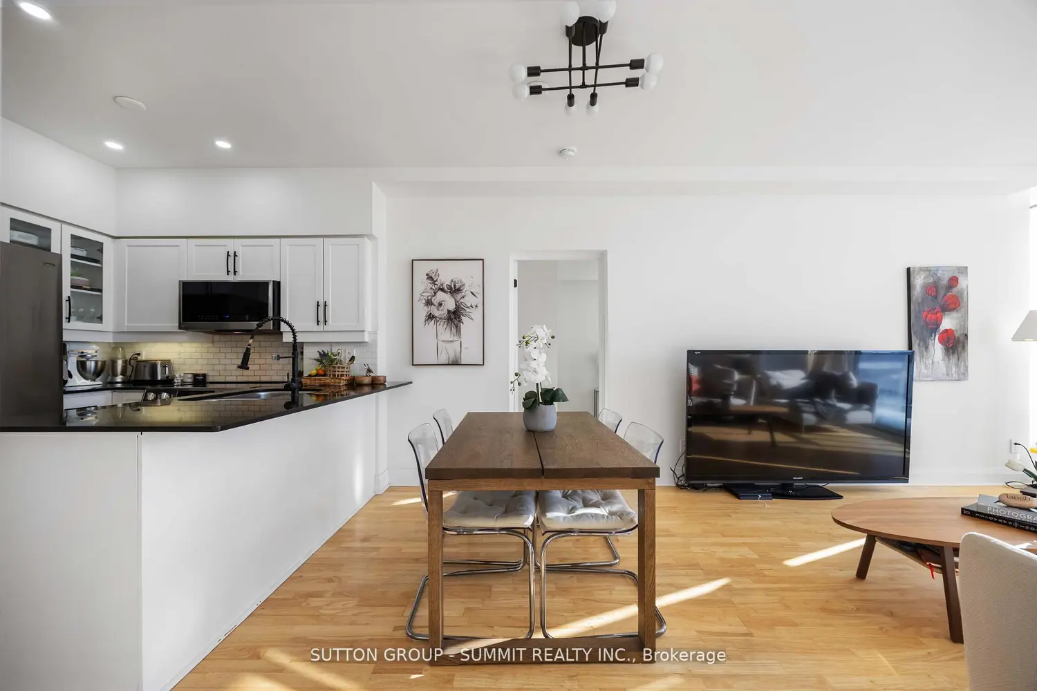 Additional image 9 of 15 Windermere Avenue Ph01