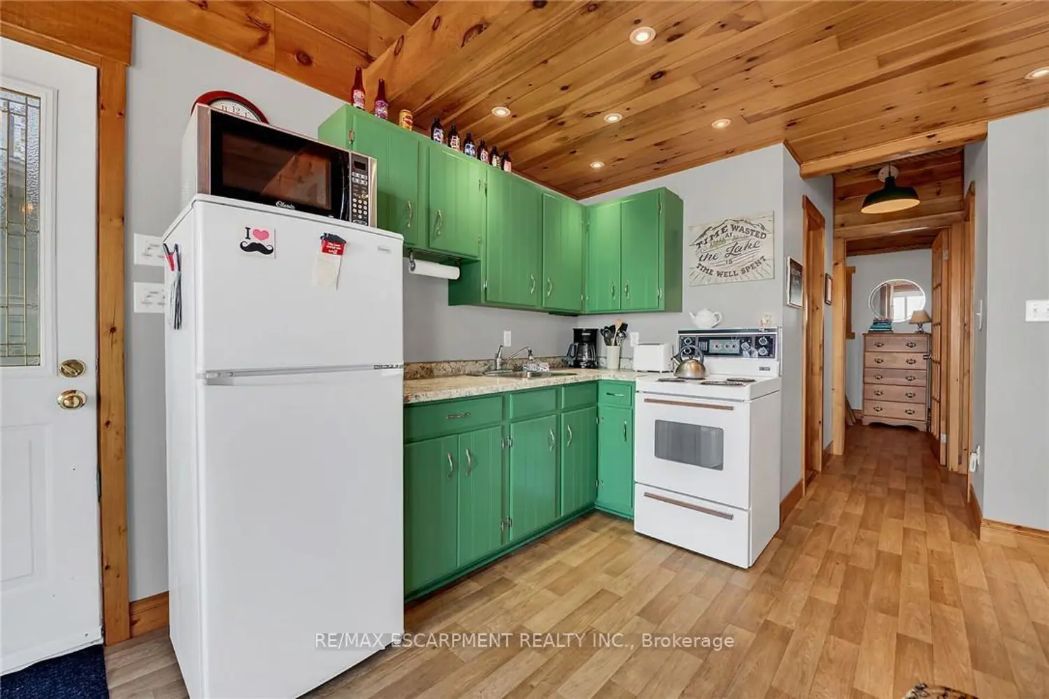 803 Sandy Bay Road photo 3