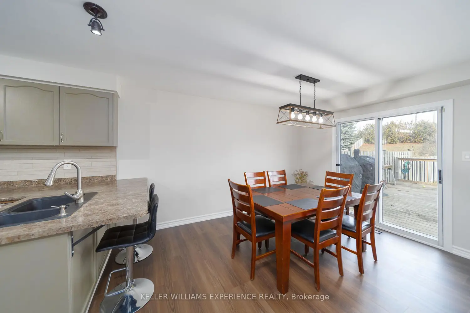 Additional image 5 of 599 Walpole Crescent