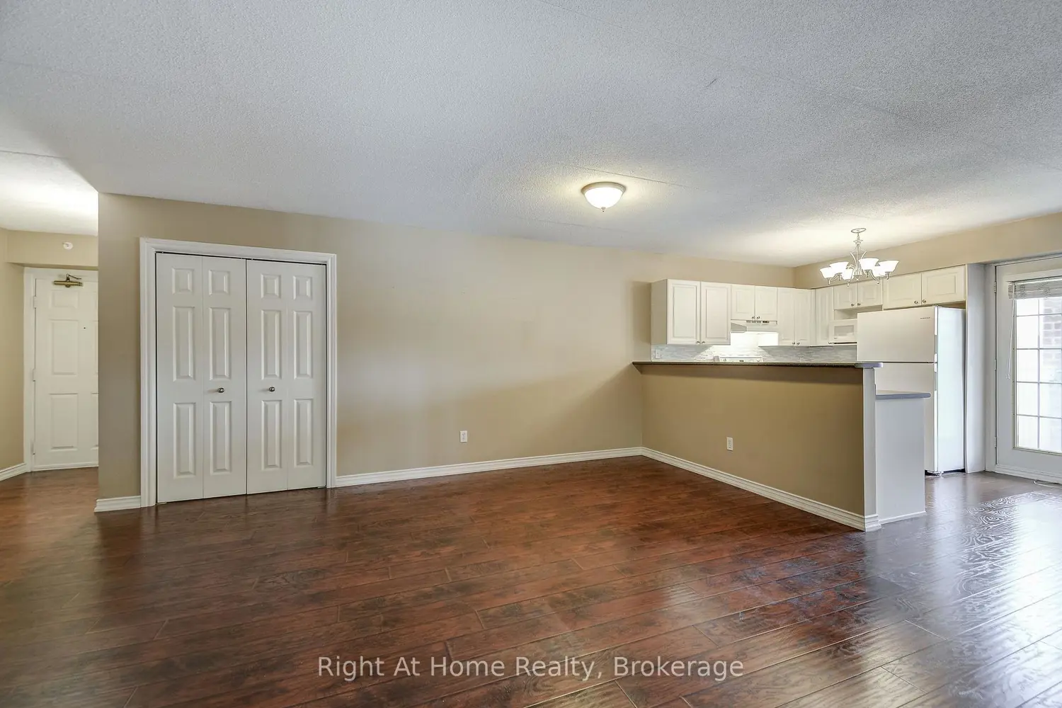 Additional image 8 of 4005 Kilmer Drive 212