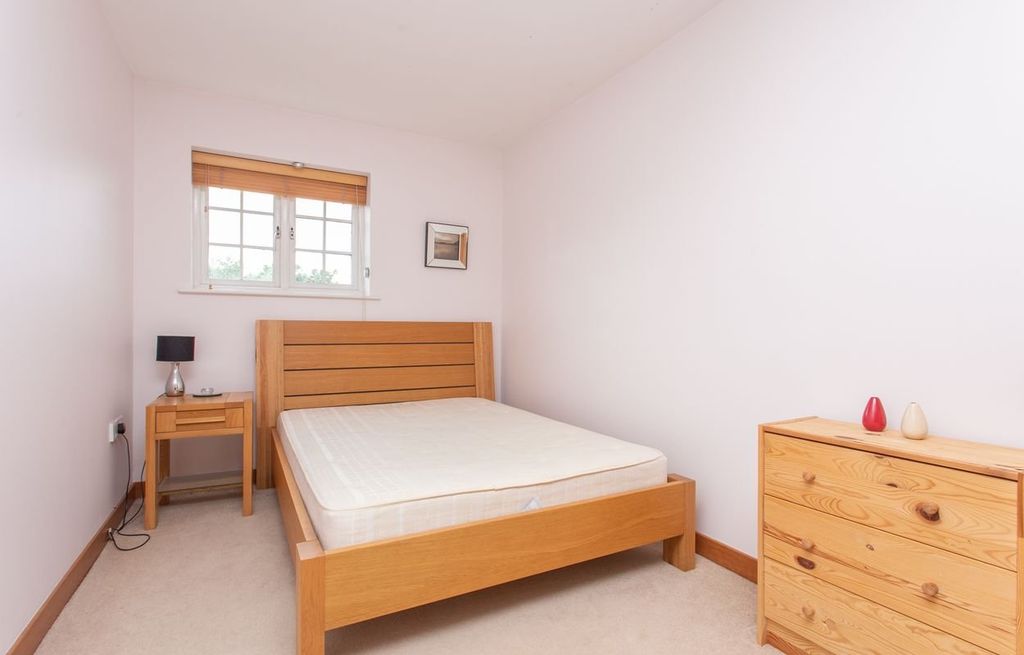 Additional image 8 of 2 bed flat to rentWeir Court, Barton Mill Road, Canterbury, Kent CT1