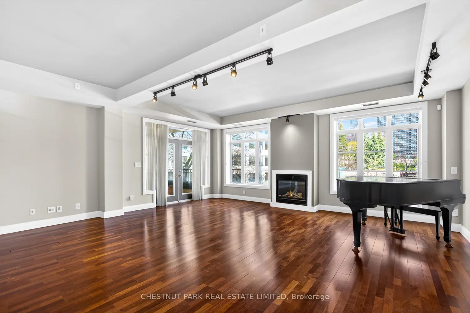 Additional image 9 of 21 Shaftesbury Avenue 203