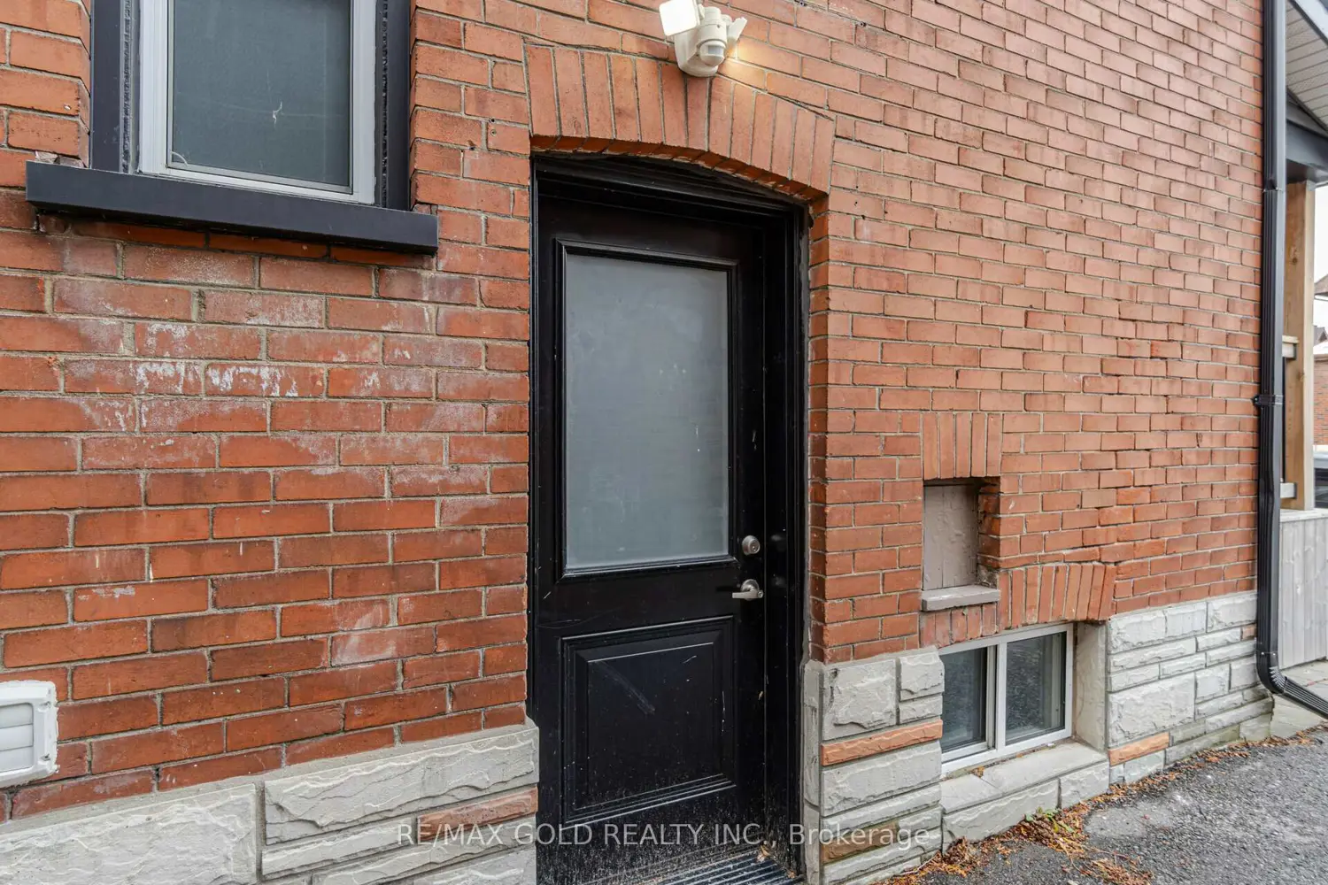 Additional image 15 of 161 Adelaide Avenue