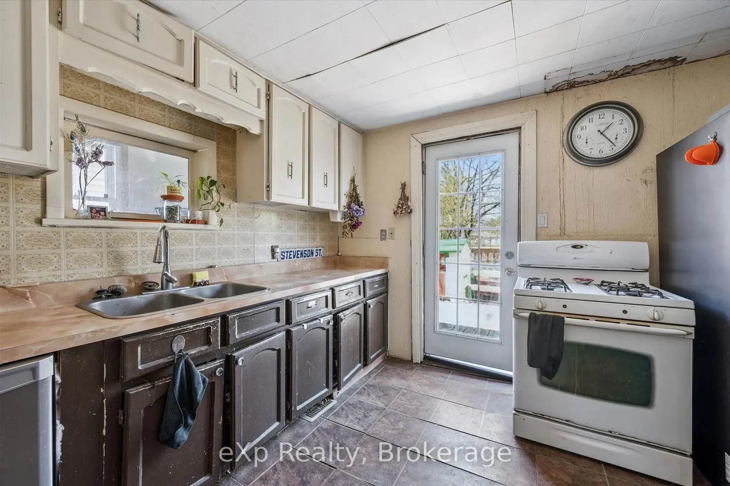 103 Stevenson Street photo 4