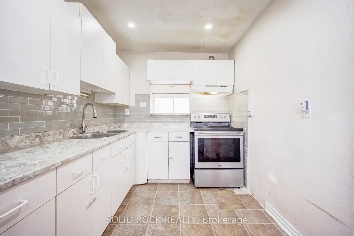 Additional image 7 of 332 Fleetwood Crescent 332