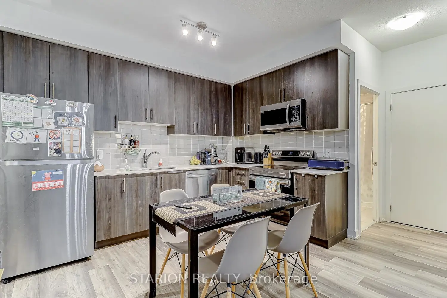 Additional image 9 of 1480 Bayly Street 322
