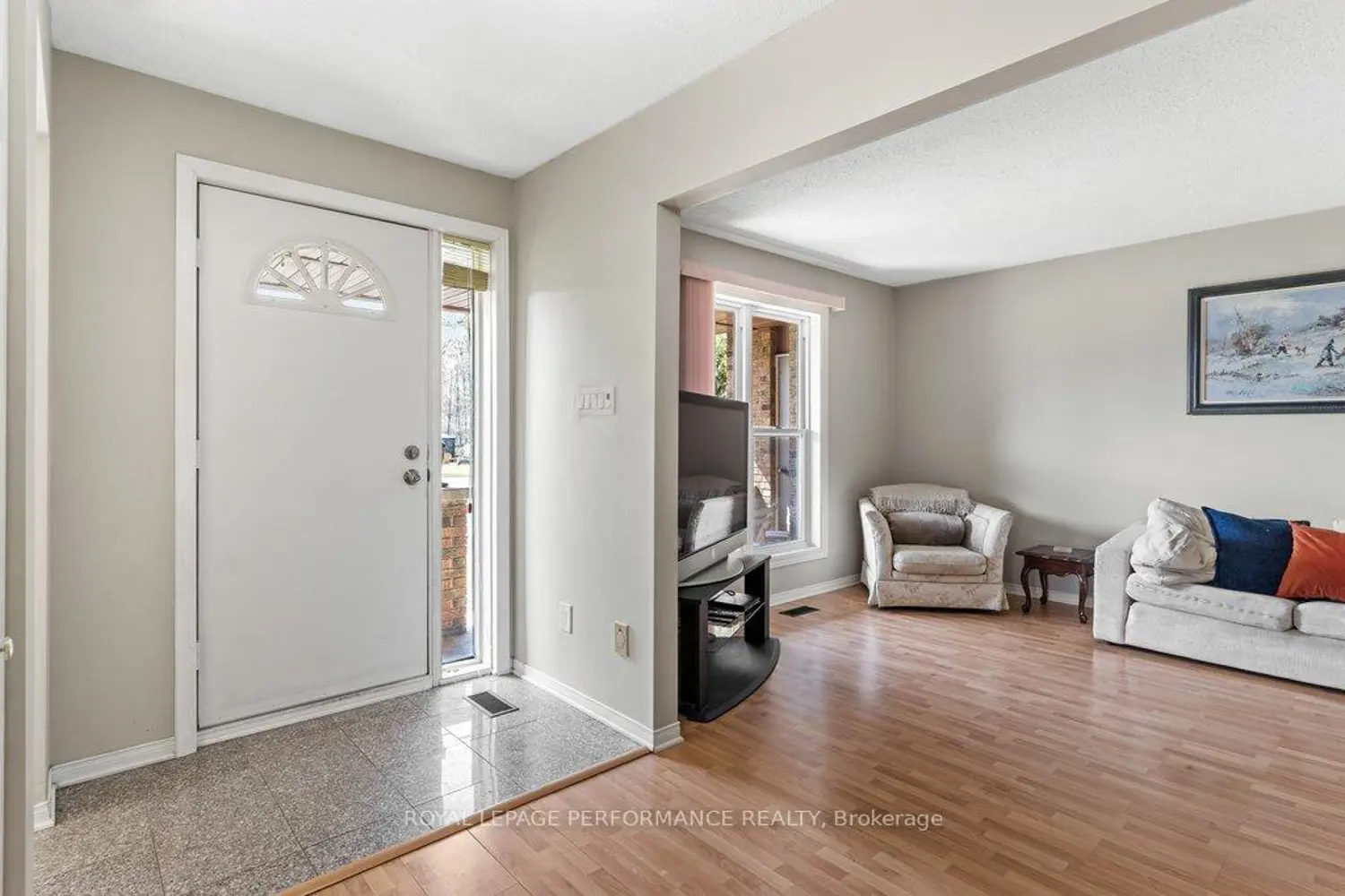 5529 Woodeden Drive photo 2