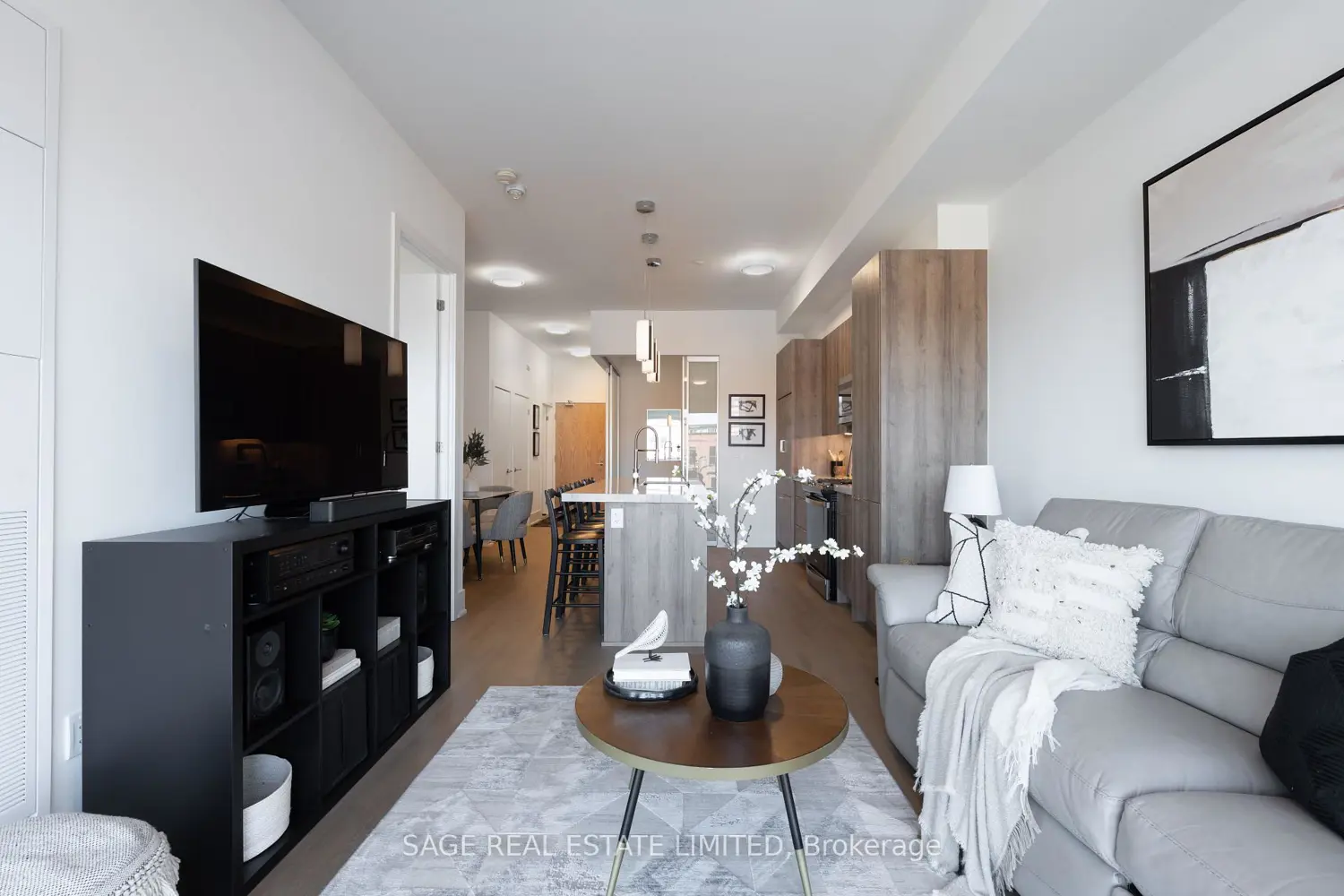 Additional image 8 of 495 Logan Avenue 405