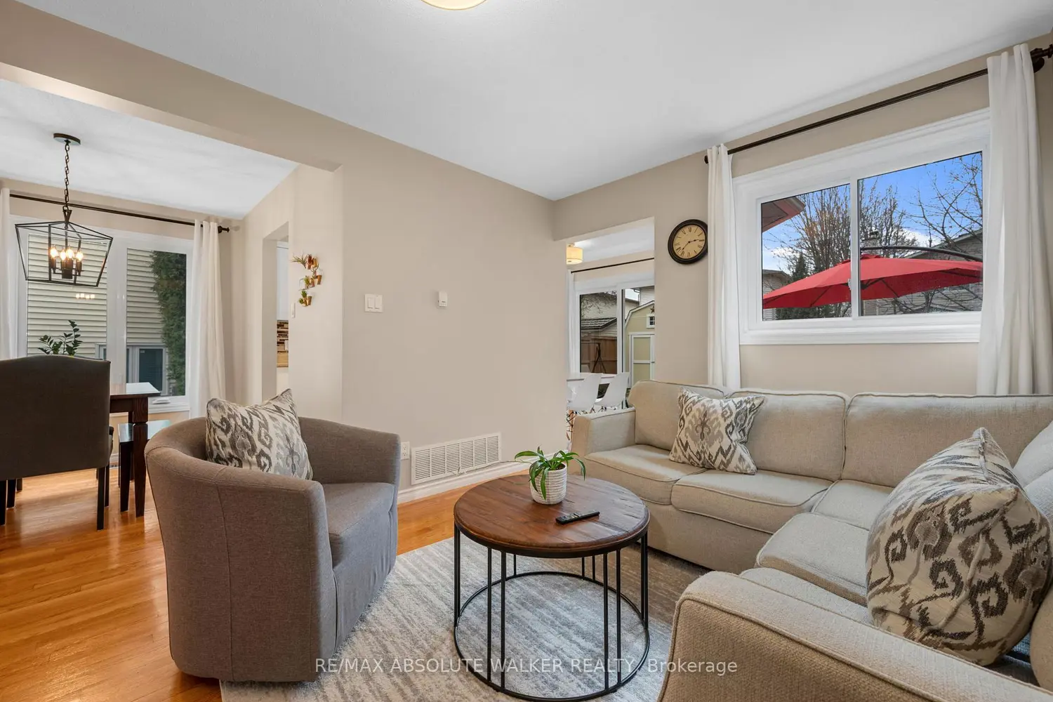 671 Mathieu Way photo 4