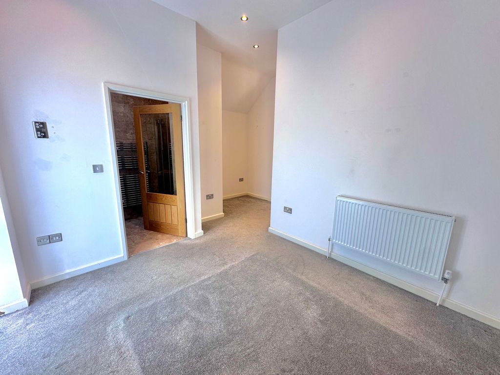Additional image 15 of 4 bed detached house to rentBuntingbridge Road, Ilford IG2