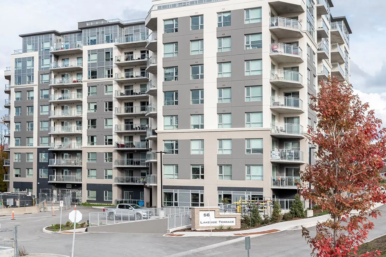Additional image 19 of 58 Lakeside Terrace 908