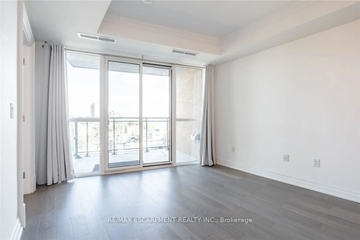 Additional image 7 of 2060 Lakeshore Road 406
