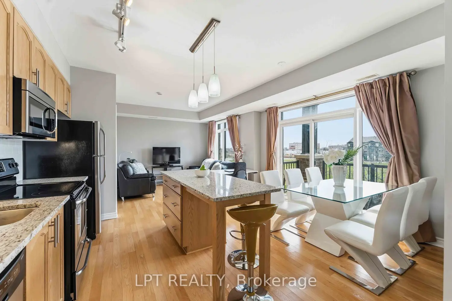 755 Beauparc Private 301 photo 2