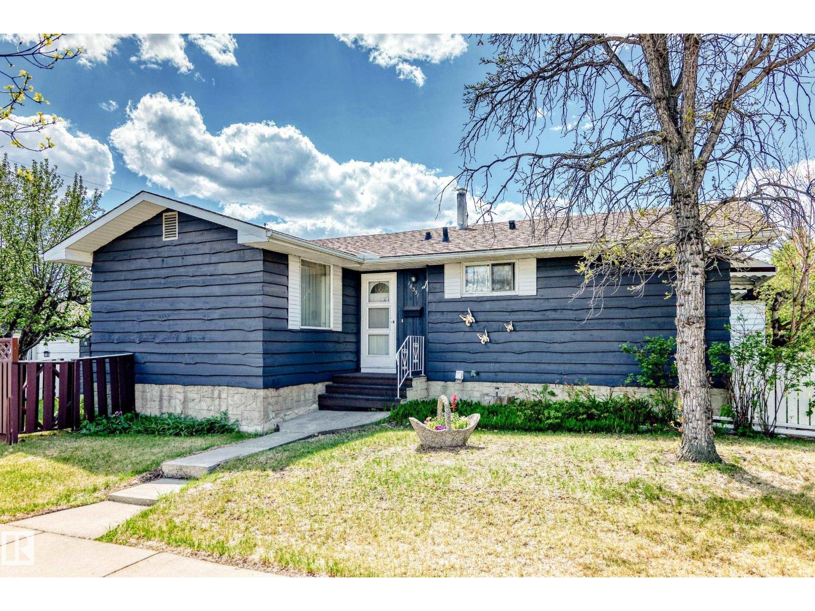 16331 109 Avenue NW, Edmonton, AB, T5P1B9