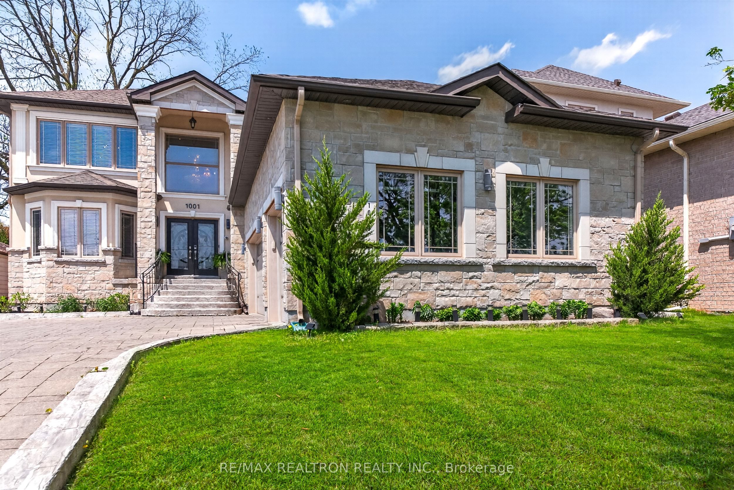 Additional image 2 of 1001 Gorham Street, Newmarket, ON, L3Y 5G9