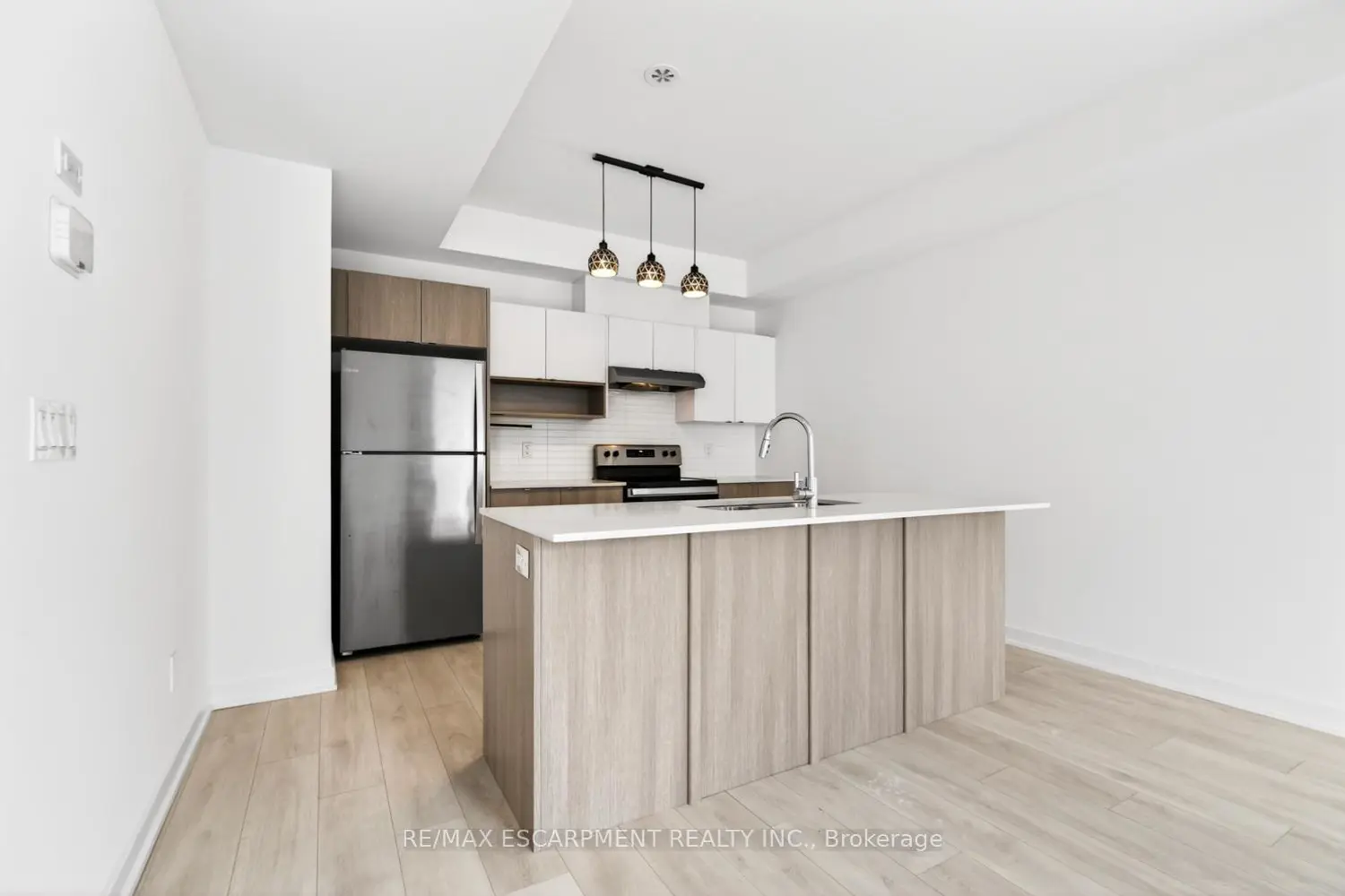 Additional image 7 of 1121 Cooke Boulevard 32