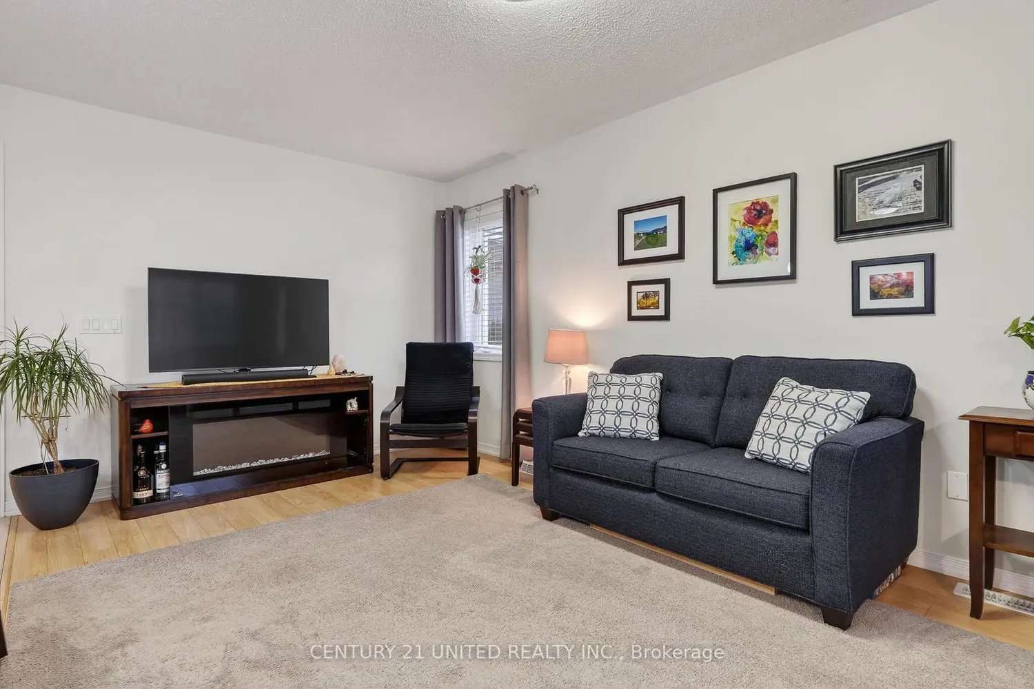 Additional image 11 of 832 Leslie Street