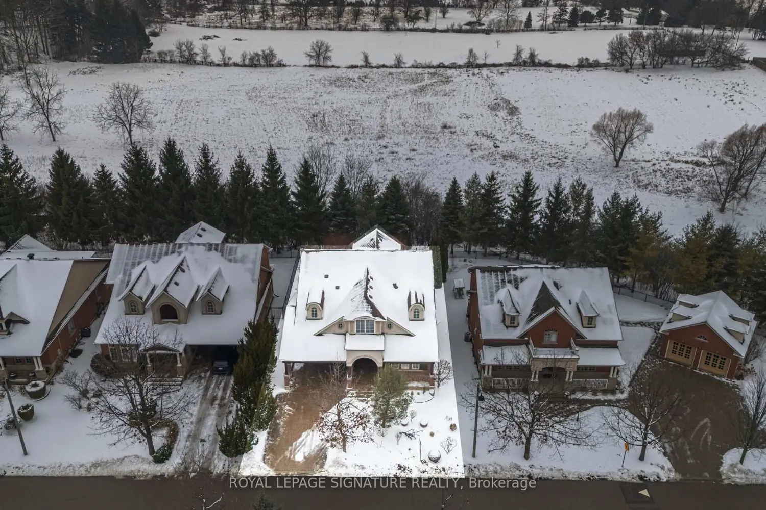 1592 Hallstone Road