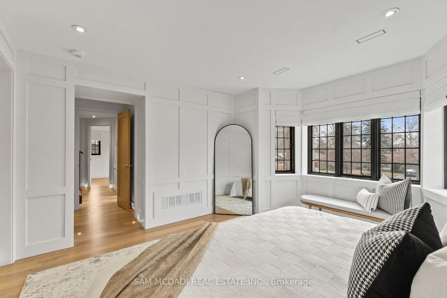 Additional image 8 of 977 Unsworth Avenue