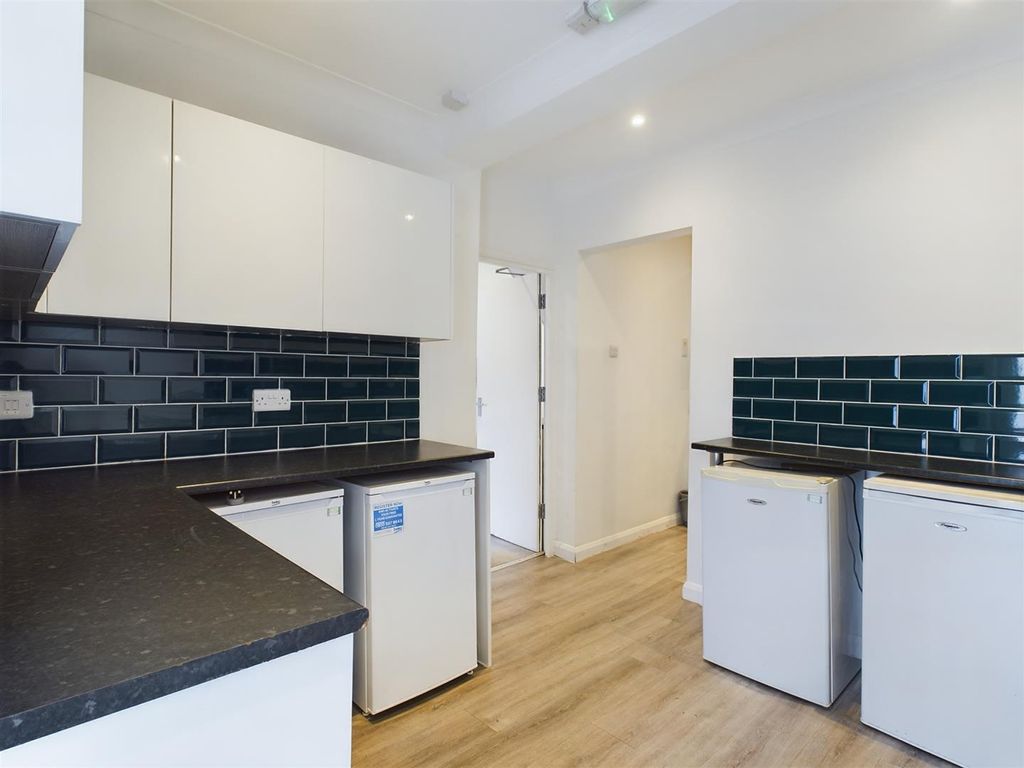 Additional image 4 of 7 bed shared accommodation to rentAlbion Hill, Brighton BN2