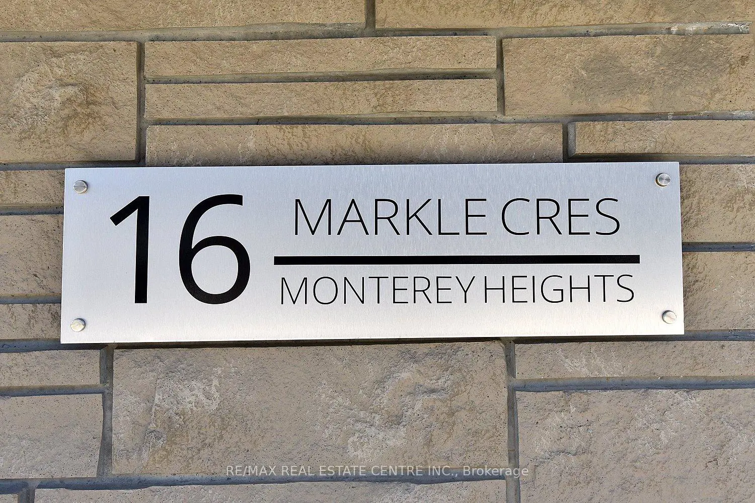 16 Markle Crescent 111