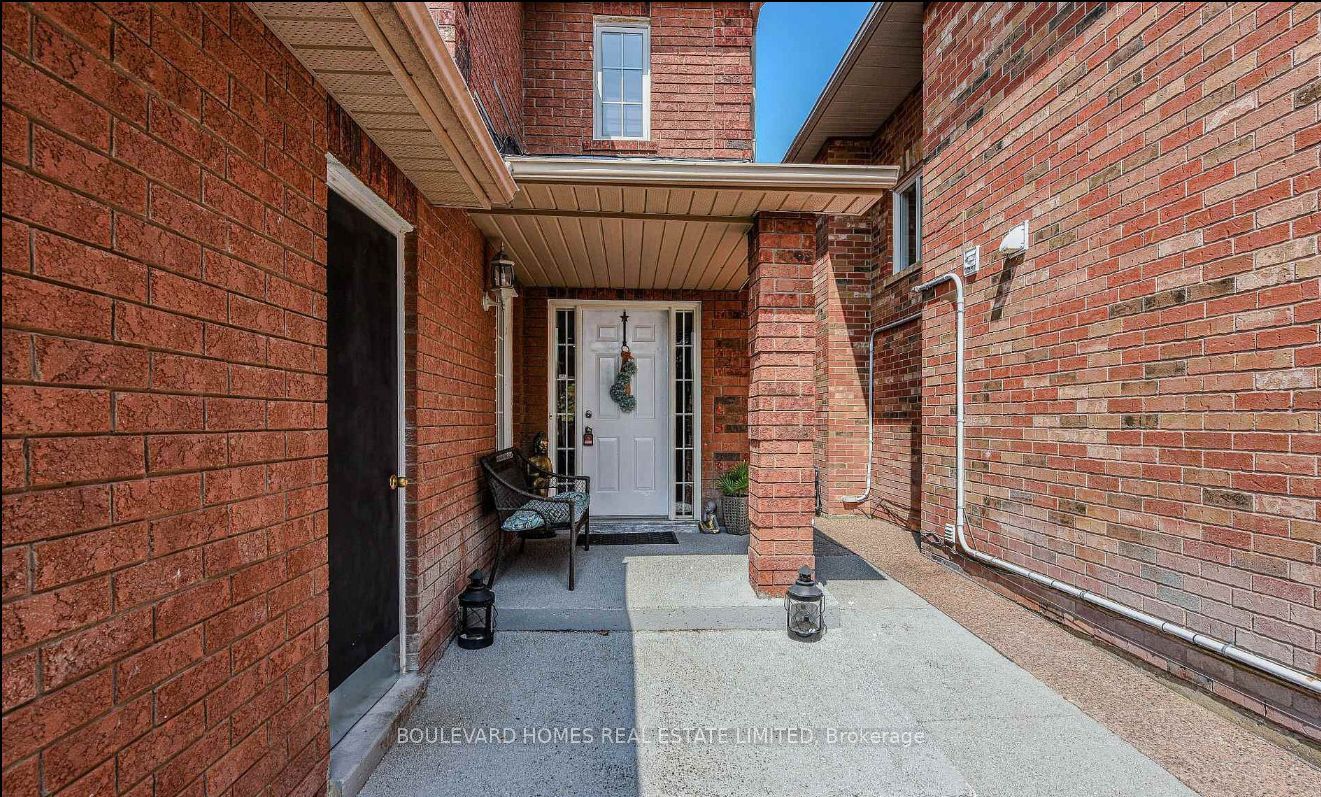 Additional image 2 of 5847 Sidmouth Street, Mississauga, ON, L5V 2K1