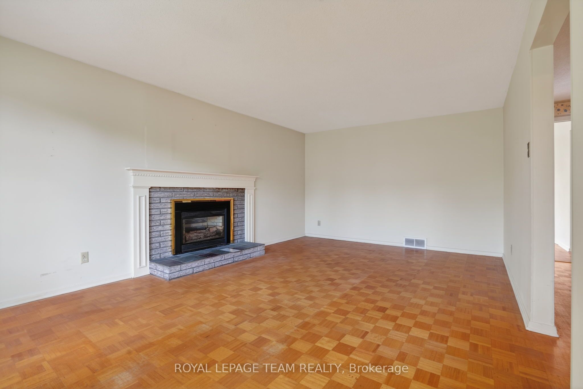 Additional image 4 of 16 Parkglen Drive, Ottawa, ON, K2G 3G9