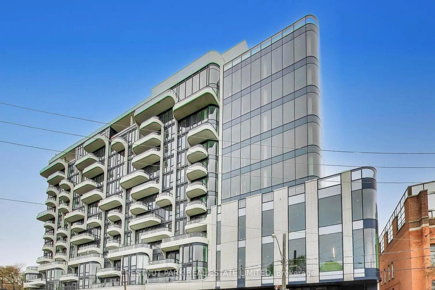 328 Dupont Street 901