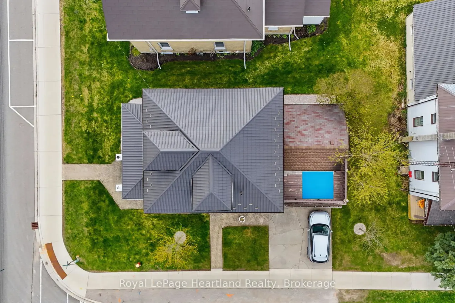 57 Elora Street photo 2