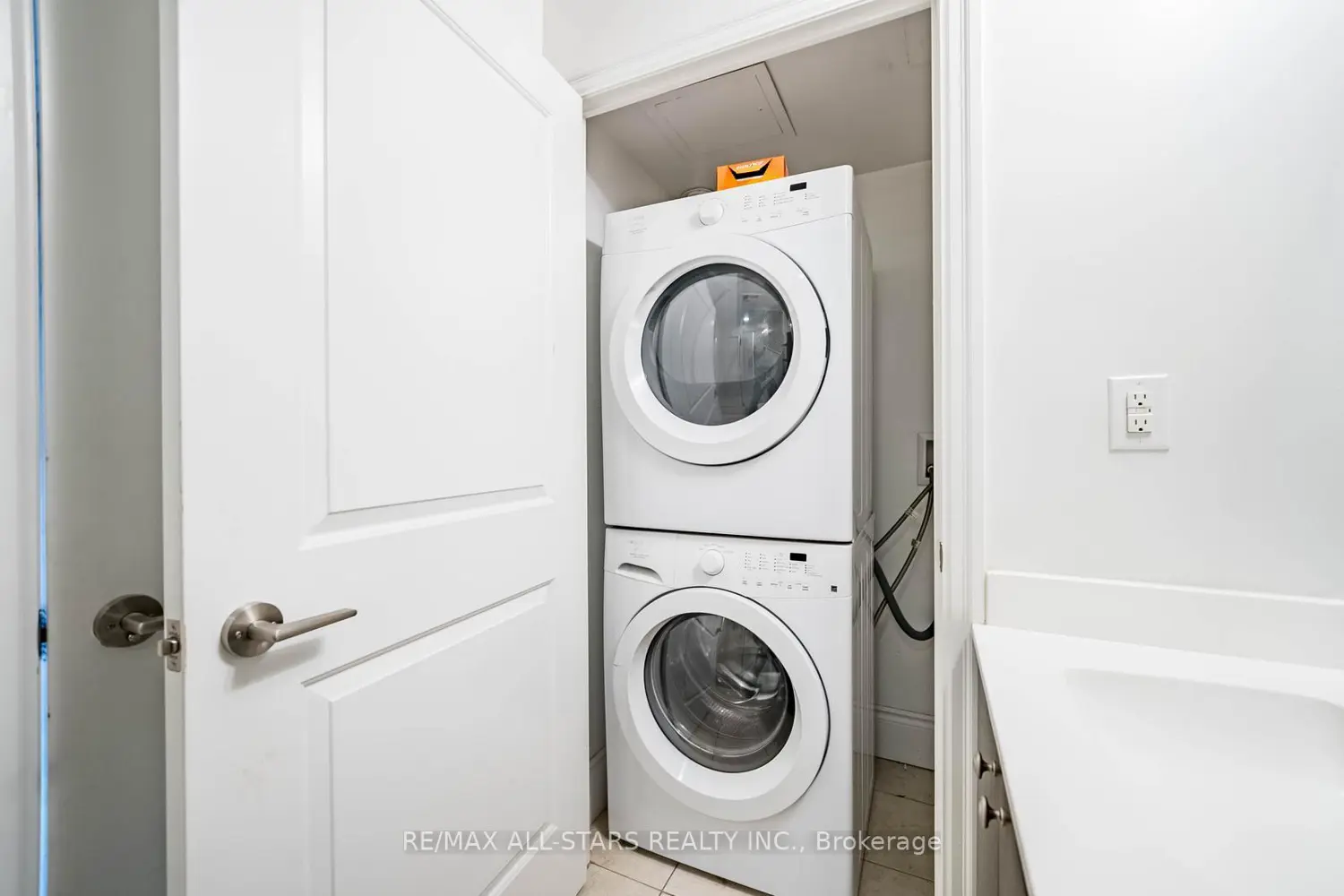Additional image 16 of 2015 Sheppard Avenue 407