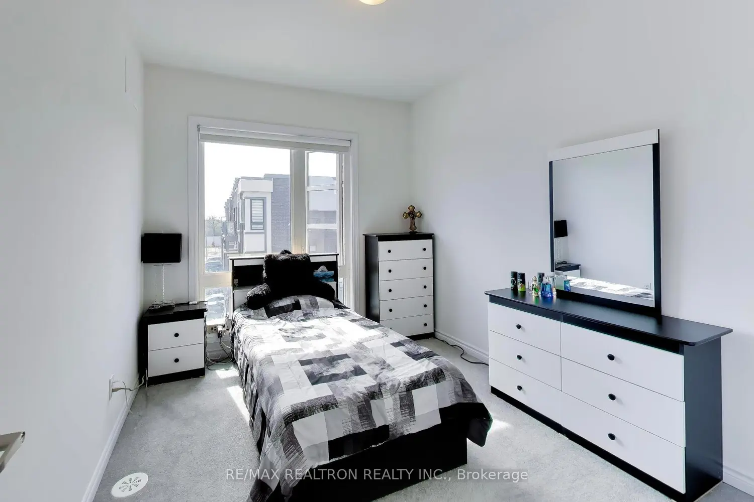 Additional image 9 of 11 Inverary Crescent