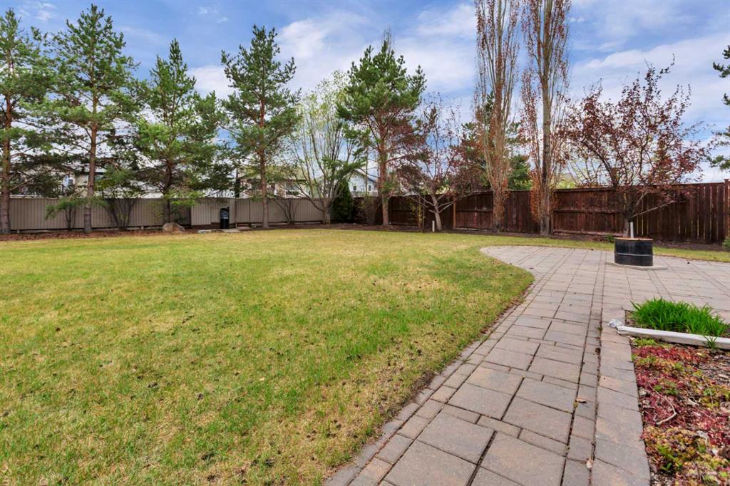 Additional image 4 of 35 Lang Close, Red Deer, AB, T4R 3N3