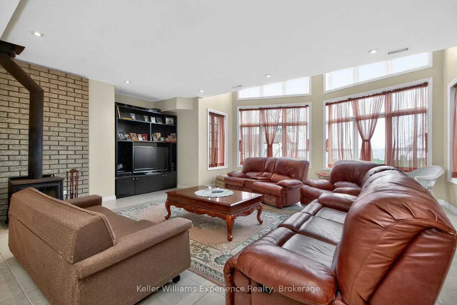 81 Silver Birch Crescent photo 5