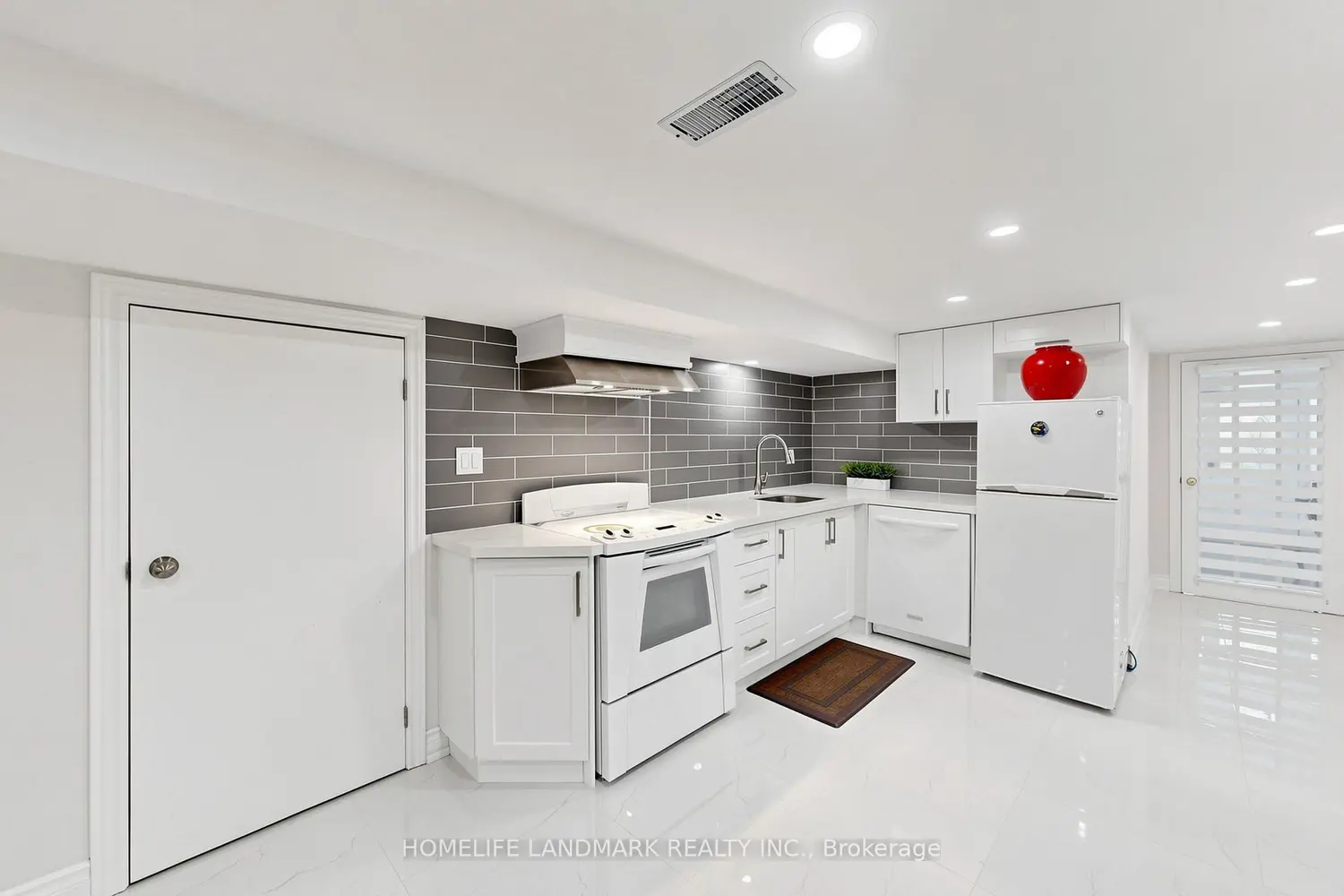 Additional image 15 of 70 Bartlett Avenue