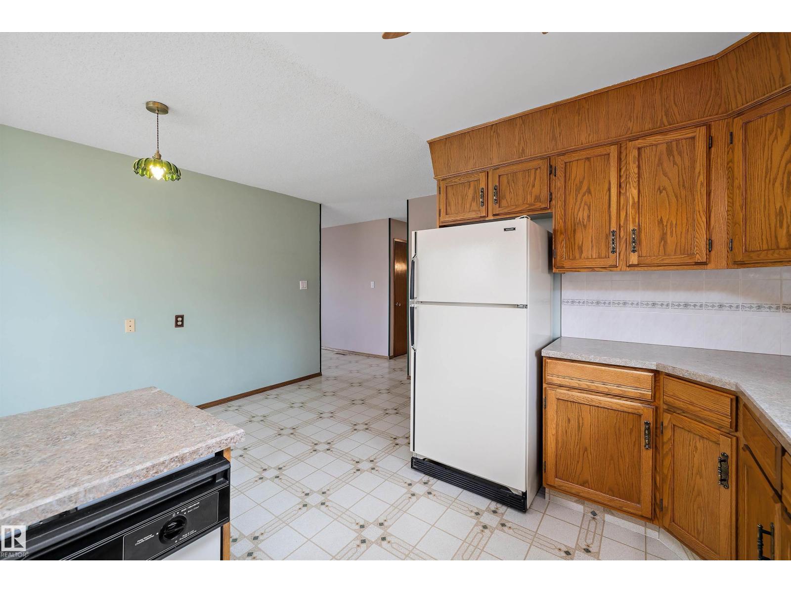 Additional image 6 of 16307 111 Street NW, Edmonton, AB, T5X2A9