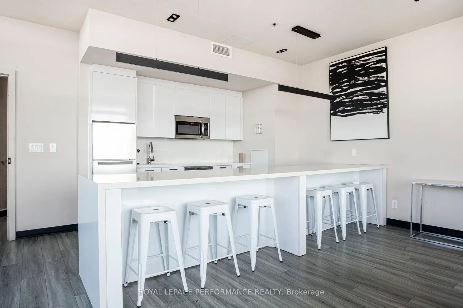 Additional image 6 of 203 Catherine Street 1704