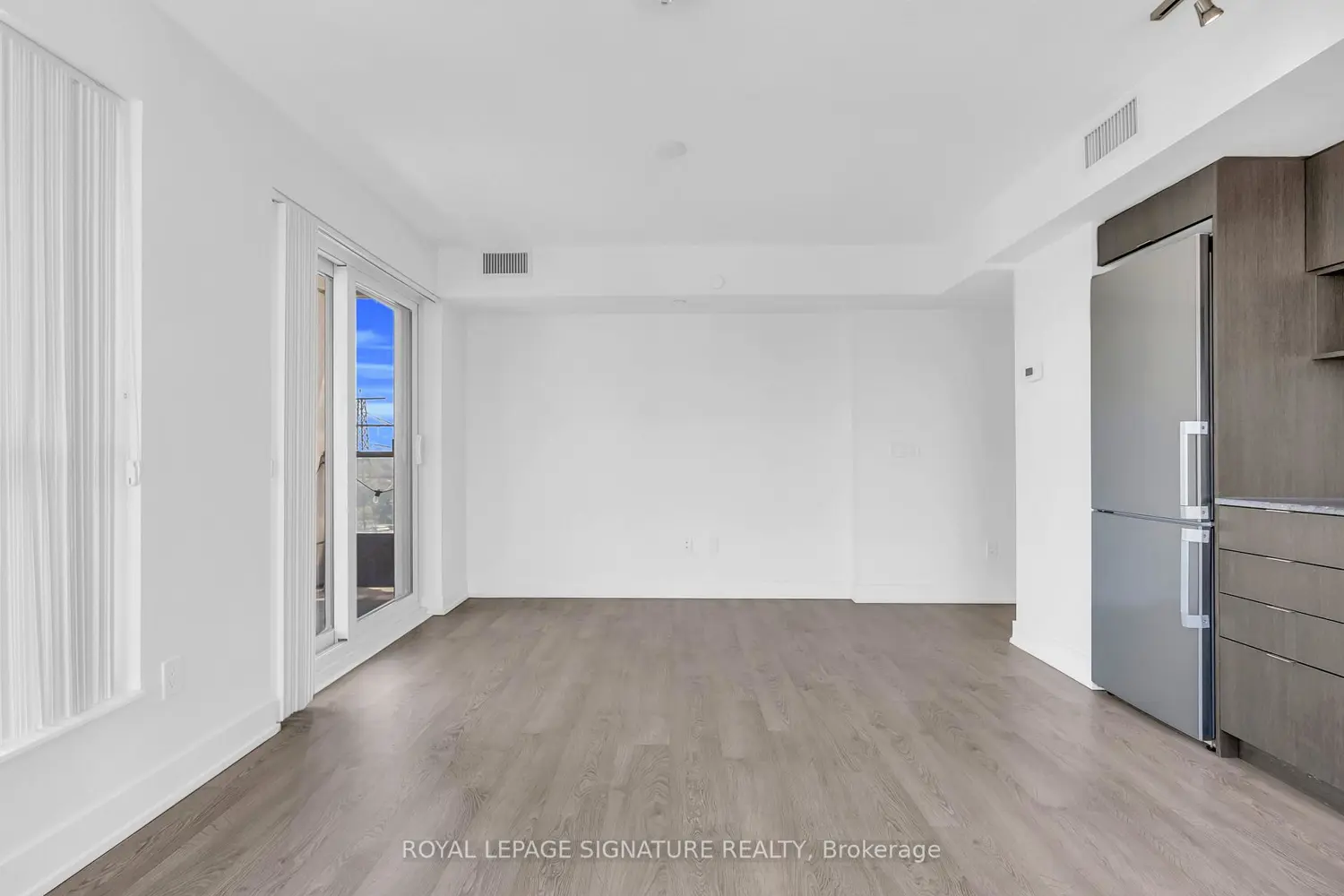 Additional image 6 of 7 Mabelle Avenue 708